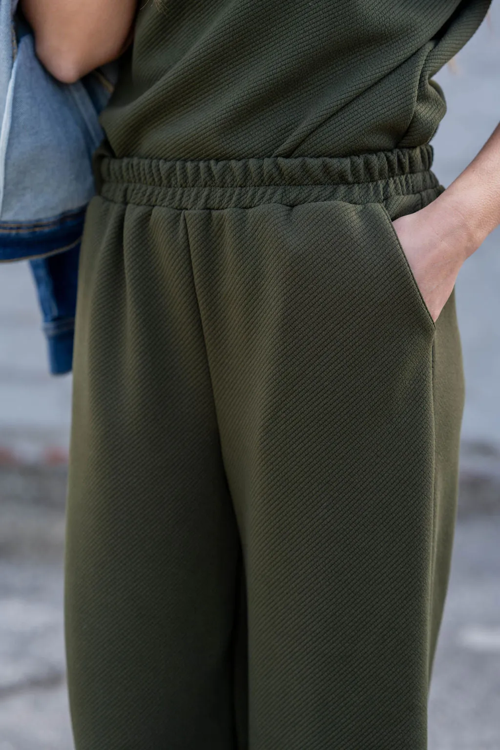 Subtle Ribbed Relaxed Bottom Pants