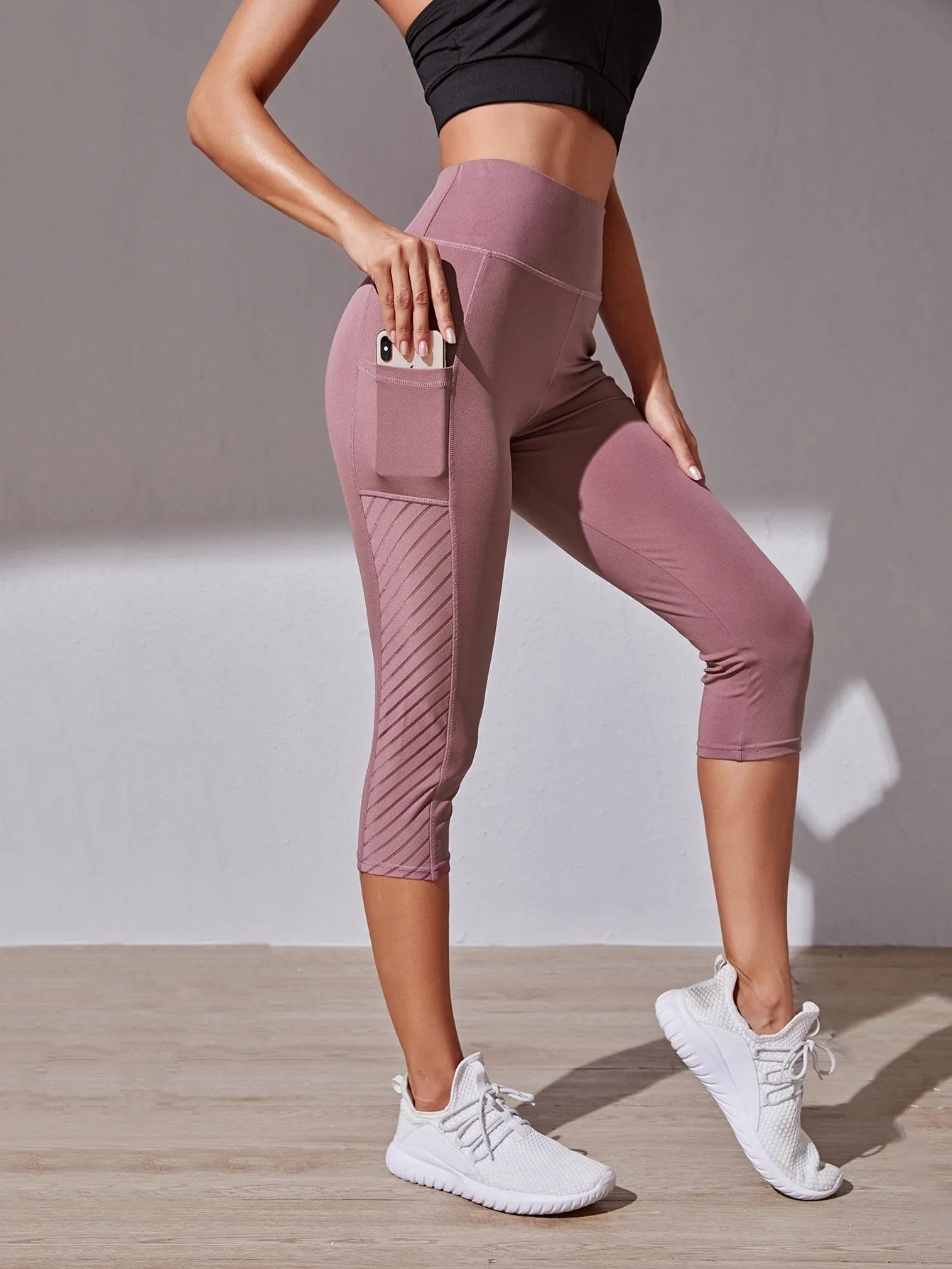 Wideband Waist Capris Leggings With Phone Pocket